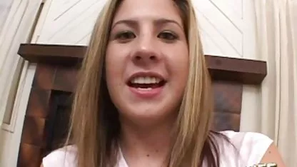 Redhead teen, Scarlett Fay بمکد و سواری فیلم سکسی بدون نیاز به فیلتر شکن بزرگ دیک